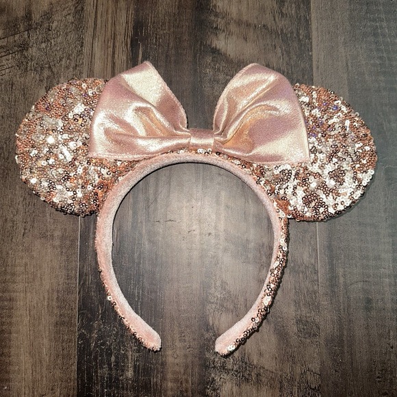 Authentic Disney Parks ROSE GOLD Sequin Bow Minnie Mouse Ears Headband VGUC - Picture 1 of 2